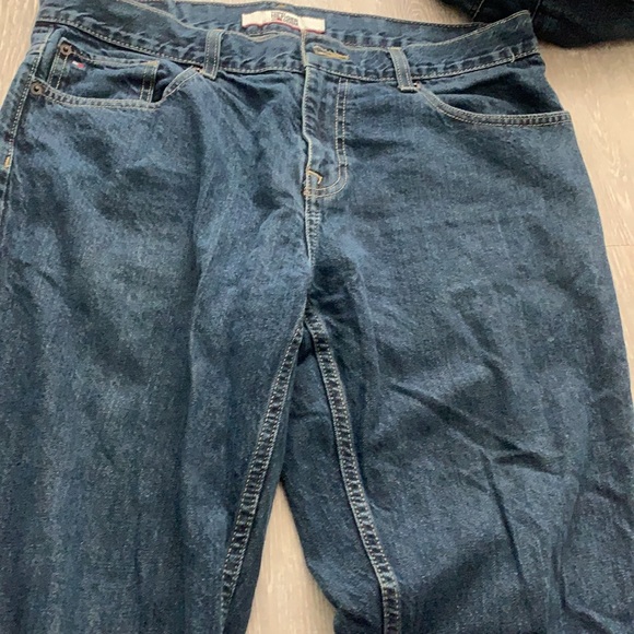 TOMMY HILFIGER GUYS JEANS. Wow! Cheap!!!! - Picture 3 of 8